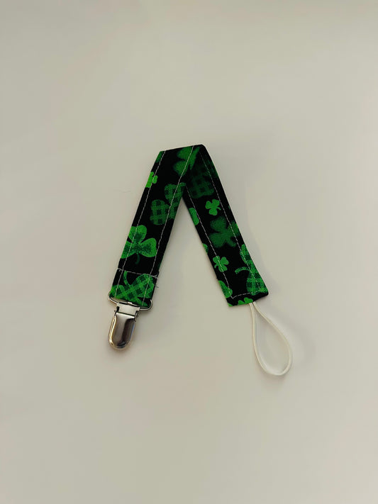 Clovers Pacifier Clip