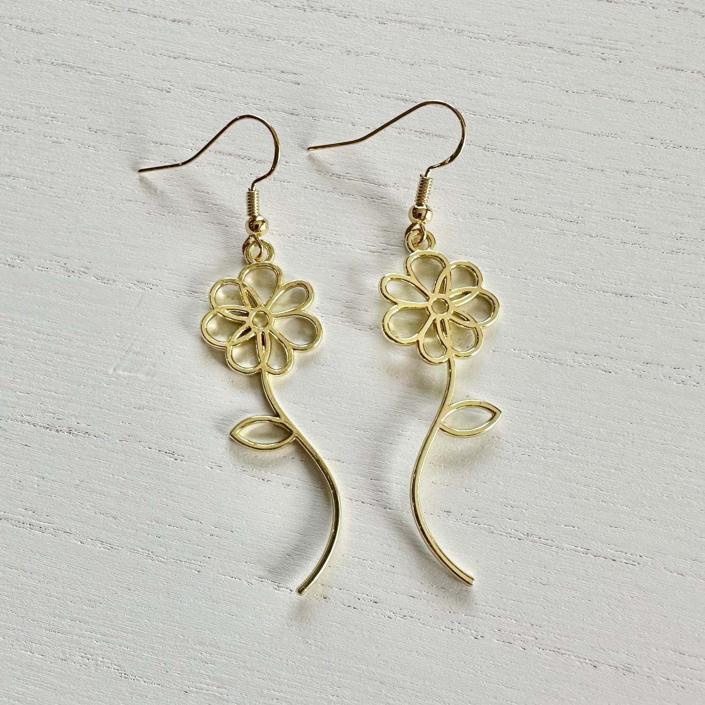 Gold Line Flower Earrings